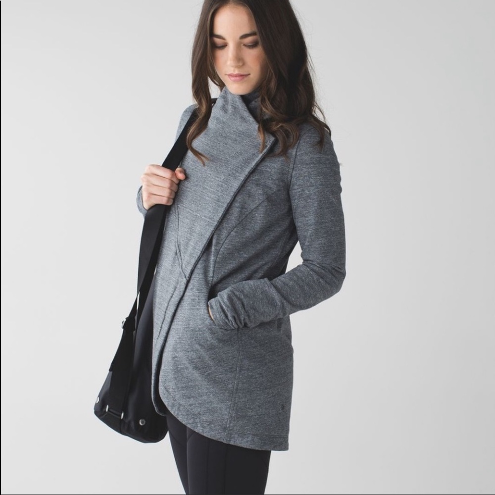 Lululemon That’s a Wrap jacket. Size 8 missing size tag. EUC